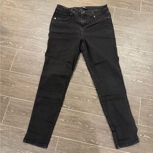 Classic Black Women's Skinny Jeans